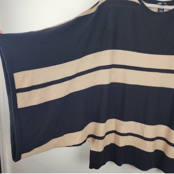 Chico's Size 3 (XL) Black and Tan Sweater Poncho - Picture 3 of 8